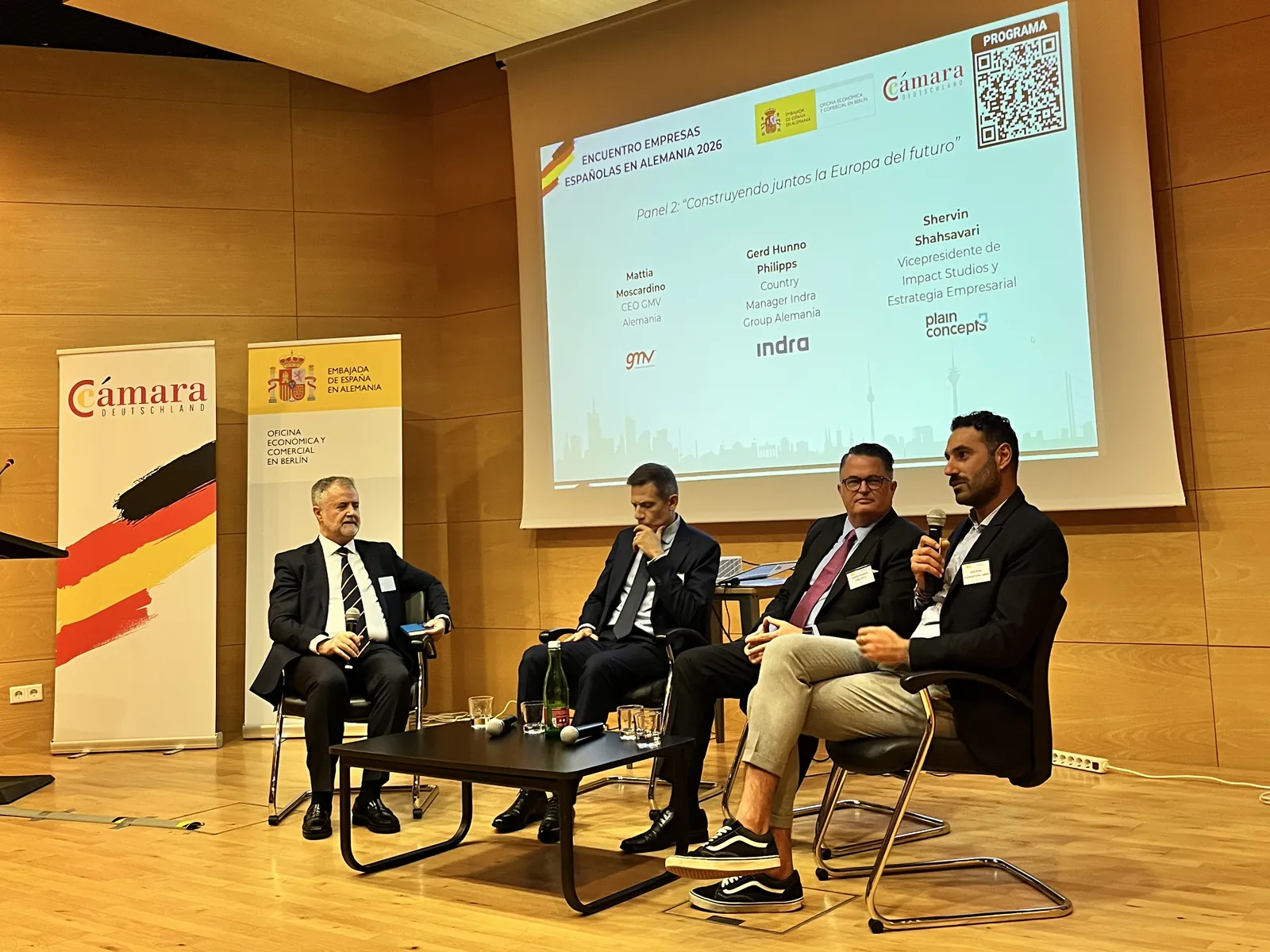 Shervin Shahsavari speaking on the panel “Building the Europe of the future together” with Mattia Moscardino (GMV) and Gerd Hunno Philipps (Indra).
